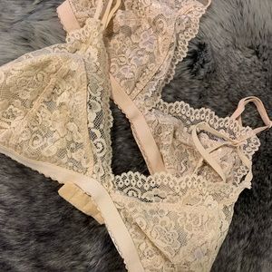 Aritzia Talula Monterey Bralette
